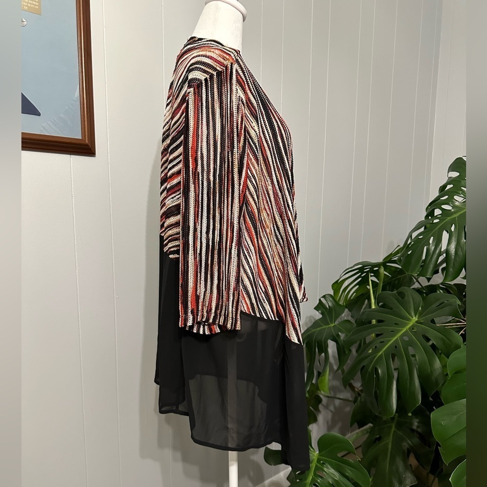 🛍️ Catherines Multi color open front top with sheer bottom excellent condition.